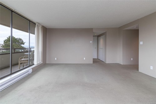 301-9805 Second St, Sidney, BC - Indoor Photo Showing Other Room