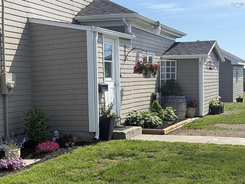 10194 1 Highway, Saulnierville, NS 