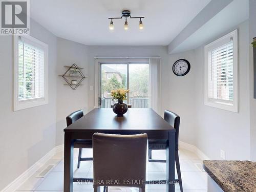 5380 Floral Hill Crescent, Mississauga, ON - Indoor Photo Showing Dining Room