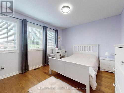 5380 Floral Hill Crescent, Mississauga, ON - Indoor Photo Showing Bedroom
