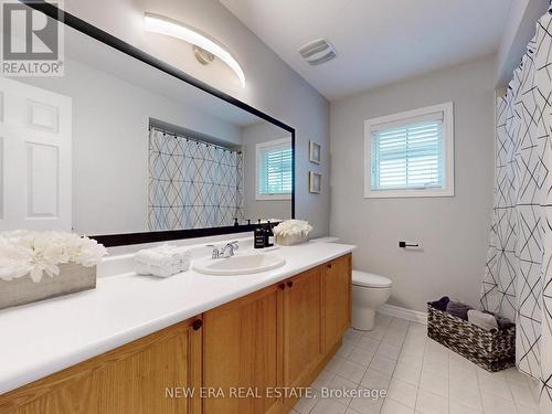 5380 Floral Hill Crescent, Mississauga, ON - Indoor Photo Showing Bathroom