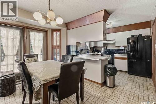 202 Verbeke Crescent, Saskatoon, SK - Indoor Photo Showing Dining Room