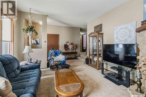 202 Verbeke Crescent, Saskatoon, SK - Indoor Photo Showing Living Room