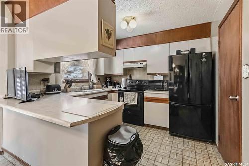 202 Verbeke Crescent, Saskatoon, SK - Indoor Photo Showing Kitchen