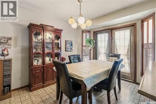 202 Verbeke Crescent, Saskatoon, SK - Indoor Photo Showing Dining Room