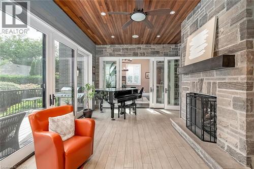 253 Rossmore Boulevard, Burlington, ON - Indoor With Fireplace