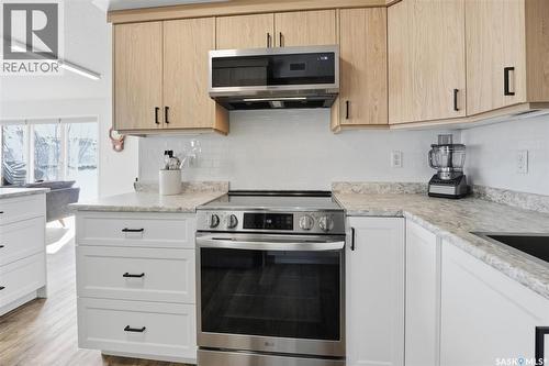 203 914 Heritage View, Saskatoon, SK - Indoor Photo Showing Kitchen