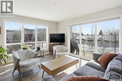 203 914 Heritage View, Saskatoon, SK - Indoor Photo Showing Living Room