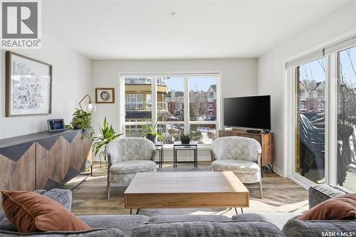 203 914 Heritage View, Saskatoon, SK - Indoor Photo Showing Living Room