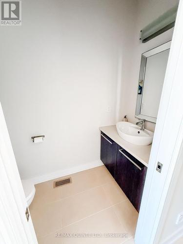 362 Roosevelt Avenue, Ottawa, ON - Indoor Photo Showing Bathroom