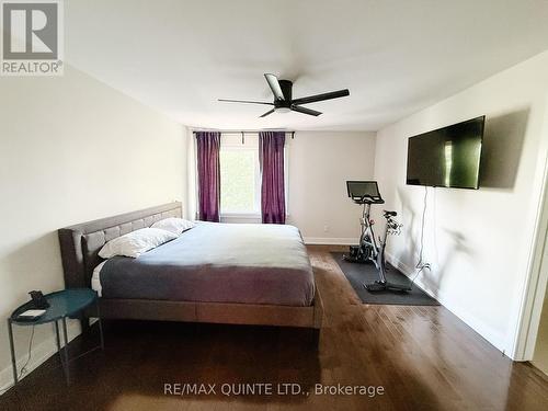 362 Roosevelt Avenue, Ottawa, ON - Indoor Photo Showing Bedroom