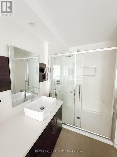 362 Roosevelt Avenue, Ottawa, ON - Indoor Photo Showing Bathroom