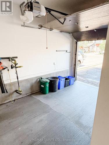 362 Roosevelt Avenue, Ottawa, ON - Indoor Photo Showing Garage