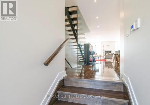 362 Roosevelt Avenue, Ottawa, ON - Indoor Photo Showing Other Room
