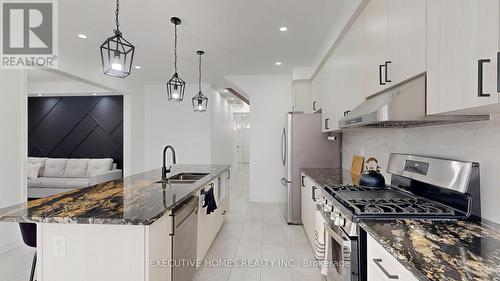 2885 Foxden Square, Pickering, ON - Indoor Photo Showing Kitchen With Double Sink With Upgraded Kitchen