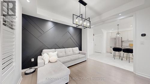 2885 Foxden Square, Pickering, ON - Indoor