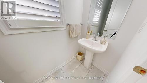2885 Foxden Square, Pickering, ON - Indoor Photo Showing Bathroom