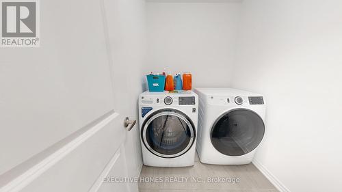 2885 Foxden Square, Pickering, ON - Indoor Photo Showing Laundry Room