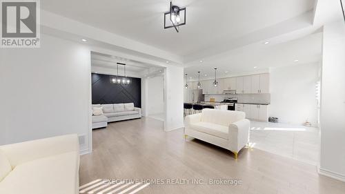 2885 Foxden Square, Pickering, ON - Indoor