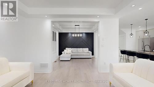 2885 Foxden Square, Pickering, ON - Indoor