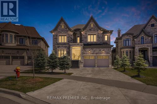 19 PETROLIA COURT  Richmond Hill, ON L4C 0C2