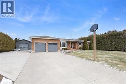 11 ROSEMARIE Boulevard Wyecombe, ON N4B 2W4