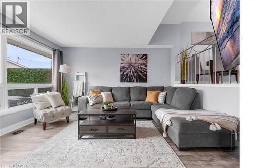 5 VIKING Court Unit# 301  Grimsby, ON L3M 3T8