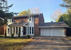 19 KINGSFORD CRESCENT  Ottawa, ON K2K 1T5