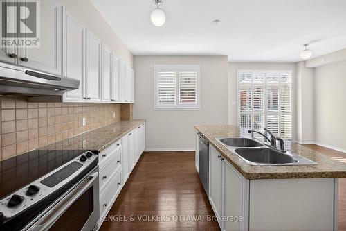 180 Lanark Avenue, Ottawa, ON - Indoor Photo Showing Kitchen With Double Sink With Upgraded Kitchen