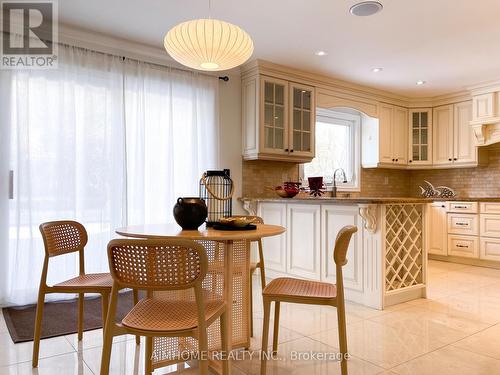 8 Cygnus Drive, Richmond Hill, ON - Indoor