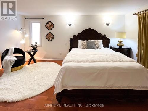 8 Cygnus Drive, Richmond Hill, ON - Indoor Photo Showing Bedroom