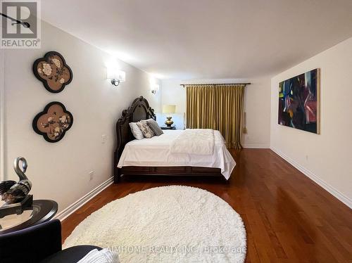 8 Cygnus Drive, Richmond Hill, ON - Indoor Photo Showing Bedroom