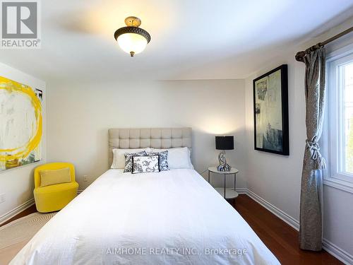 8 Cygnus Drive, Richmond Hill, ON - Indoor Photo Showing Bedroom