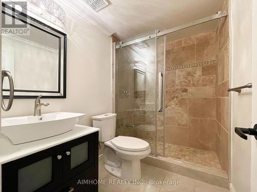 8 Cygnus Drive, Richmond Hill, ON - Indoor Photo Showing Bathroom