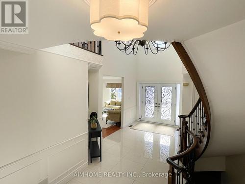 8 Cygnus Drive, Richmond Hill, ON - Indoor Photo Showing Other Room