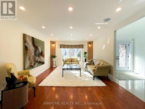 8 Cygnus Drive, Richmond Hill, ON - Indoor