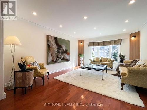 8 Cygnus Drive, Richmond Hill, ON - Indoor Photo Showing Other Room