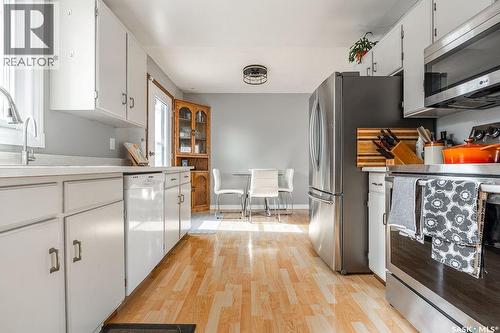 118 Shea Crescent, Saskatoon, SK - Indoor Photo Showing Kitchen