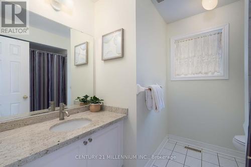 5869 Yachtsman Cross, Mississauga, ON - Indoor Photo Showing Bathroom