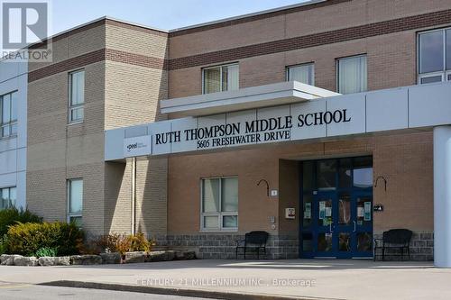 5869 Yachtsman Cross, Mississauga, ON - Outdoor