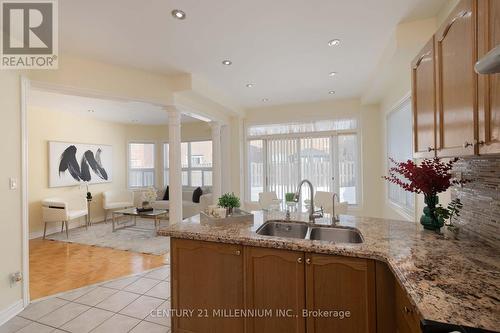 5869 Yachtsman Cross, Mississauga, ON - Indoor Photo Showing Kitchen With Double Sink