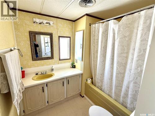 1&2 Lakeview Avenue, Jackfish Lake, SK 