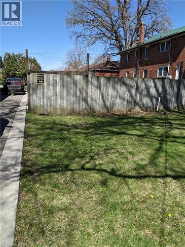 View of yard - 270 East 43Rd Street, Hamilton, ON 