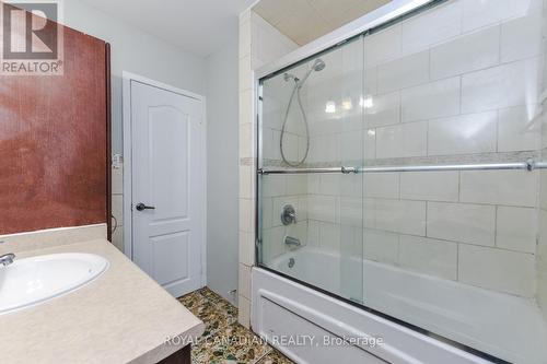 7566 Lockington Crescent, Mississauga, ON - Indoor Photo Showing Bathroom