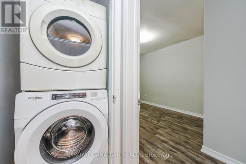 7566 Lockington Crescent, Mississauga, ON - Indoor Photo Showing Laundry Room