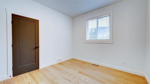 2244 Valleyview Drive, Kamloops, BC - Indoor Photo Showing Other Room