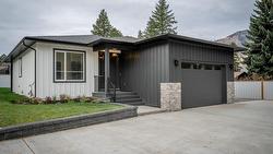 2244 Valleyview Drive  Kamloops, BC V2C 4C7