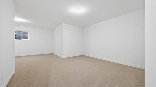 2244 Valleyview Drive, Kamloops, BC - Indoor Photo Showing Other Room