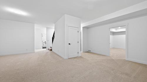 2244 Valleyview Drive, Kamloops, BC - Indoor Photo Showing Other Room