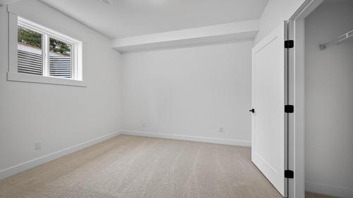 2244 Valleyview Drive, Kamloops, BC - Indoor Photo Showing Other Room
